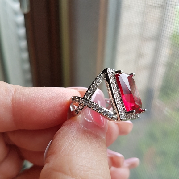 Swarovski Elements 925 Sterling Silver Emerald-cut Garnet Red Ring NEW - Picture 9 of 15